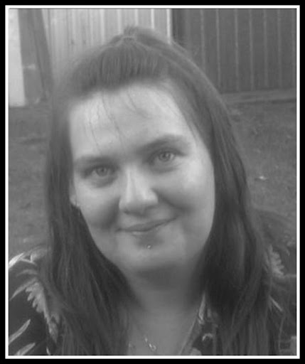 Laura Abraham Photo 3
