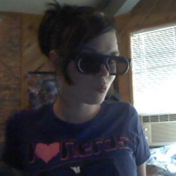 Chelsea Burns Photo 14