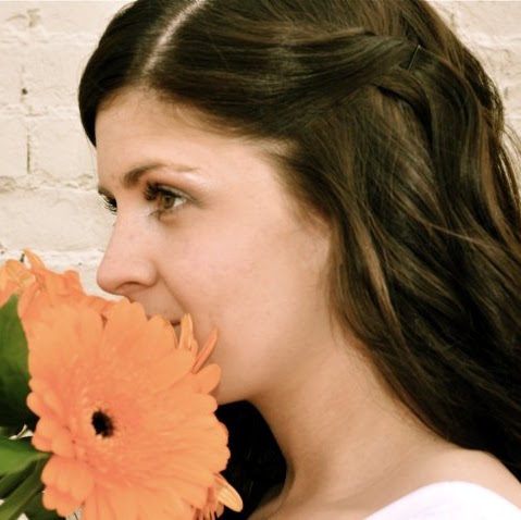 Kelli Farley Photo 8