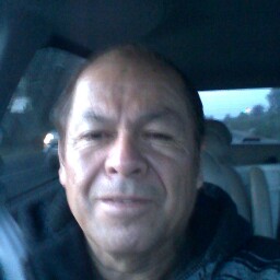 Robert Nevarez Photo 4