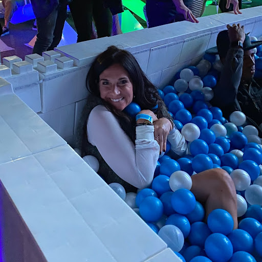 Danielle Krieger Photo 18