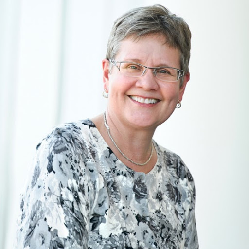 Elizabeth Jensen Photo 14