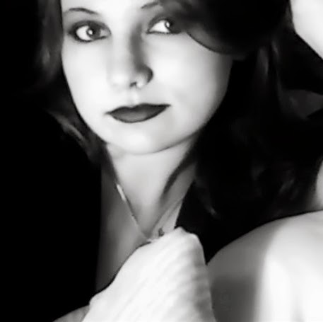 Emily Turner Photo 11