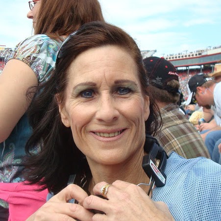 Julie Whitmire Photo 5