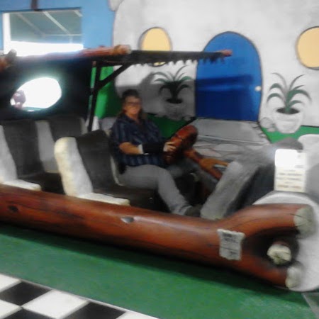 Laurie Barnes Photo 17