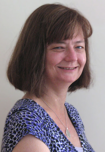 Lisa Hutchinson Photo 28