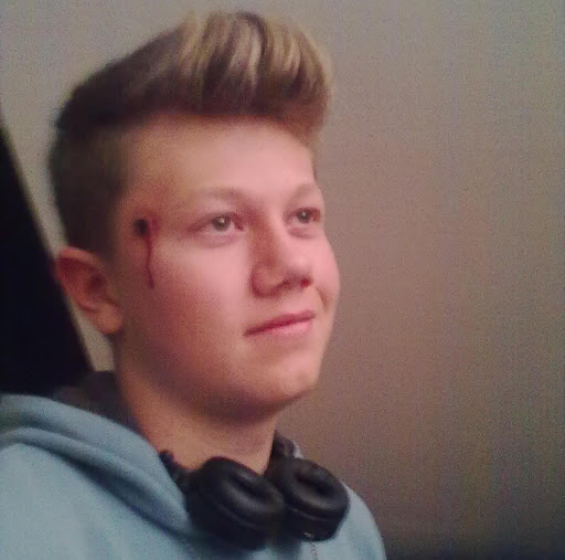 Julian Lang Photo 14