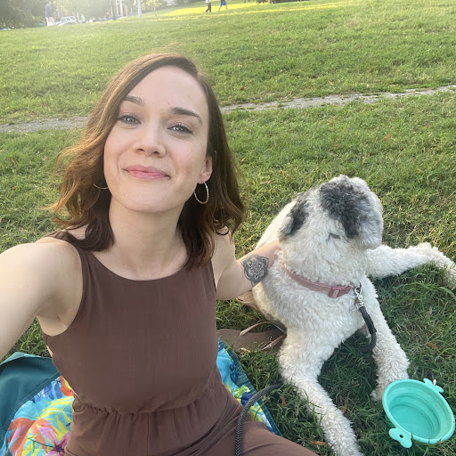 Melanie Ray Photo 15