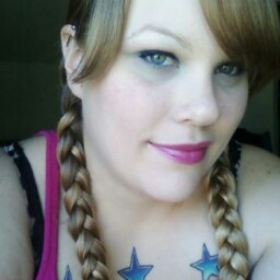 Nicole Devine Photo 17