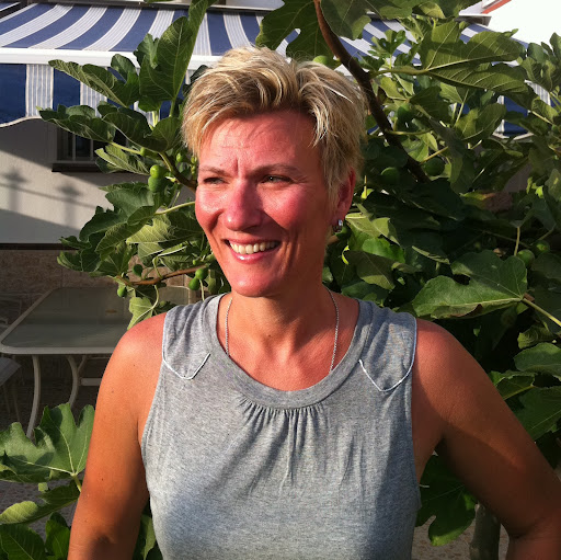 Danielle Busch Photo 2