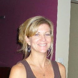 Sara Holland Photo 7