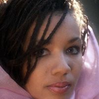 Bethany Lewis Photo 4