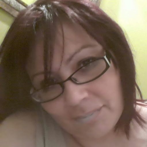 Luz Benitez Photo 14