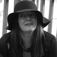 Suzanne Thomas Photo 29