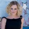 Elizabeth Dean Photo 17