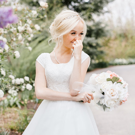 Sarah Holmes Photo 13