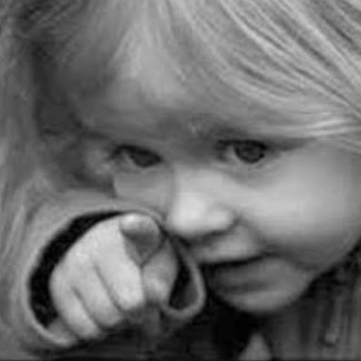 Stephanie Witt Photo 14