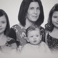 Michele Connor Photo 17