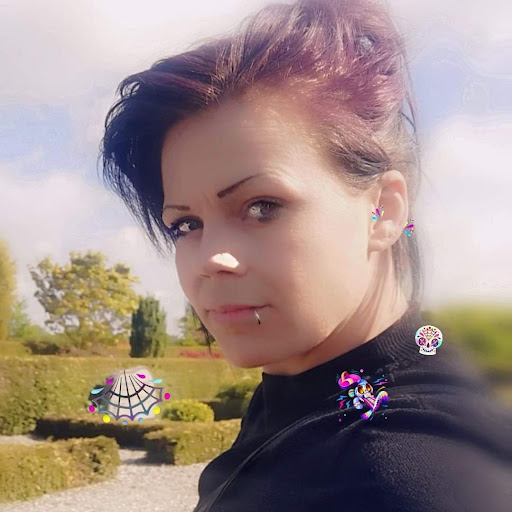 Michelle Kaiser Photo 18