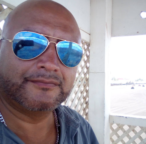 Manuel Cardona Photo 37