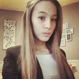 Amber Aston Photo 10