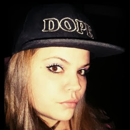 Lauren Whitmore Photo 15