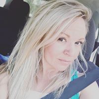 Nicole Farrell Photo 13