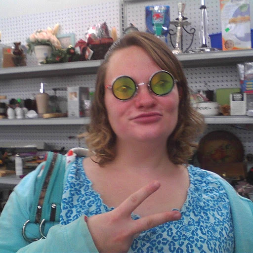 Julie Moreland Photo 10