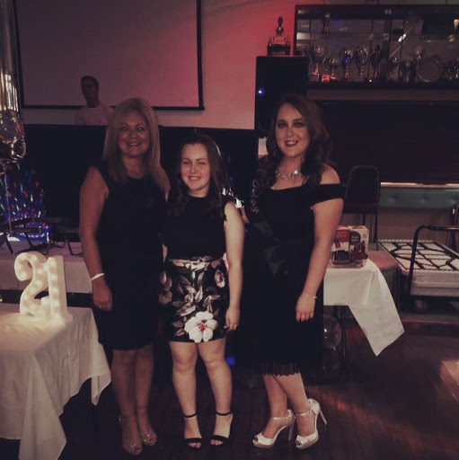 Laura Carruthers Photo 22