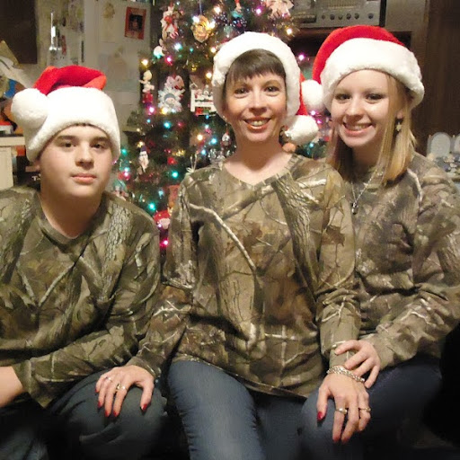 Lisa Loving Photo 13