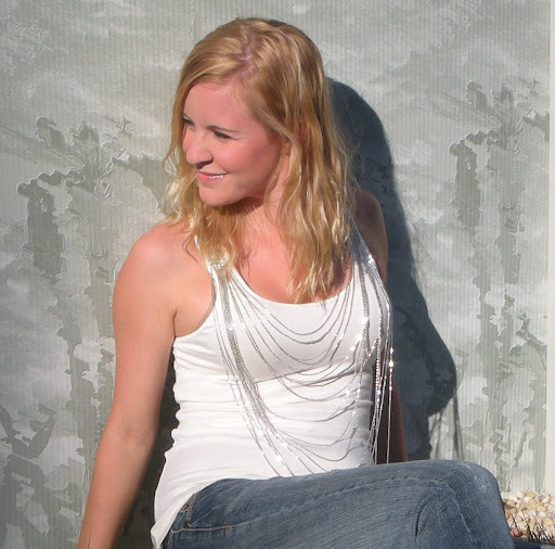 Erin Shoemaker Photo 29