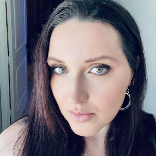 Gabrielle Evans Photo 16