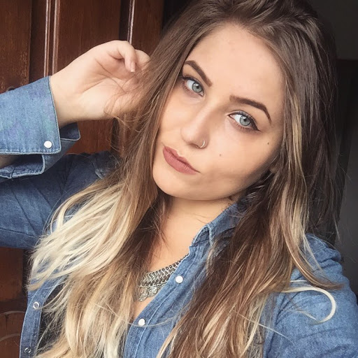 Danielle Gil Photo 15