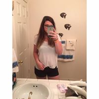 Danielle Larsen Photo 8
