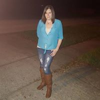 Jennifer Robles Photo 36