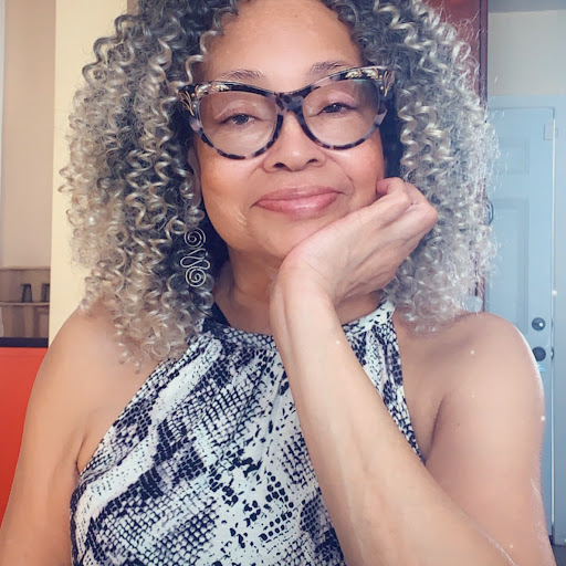 Michele Hutchinson Photo 14