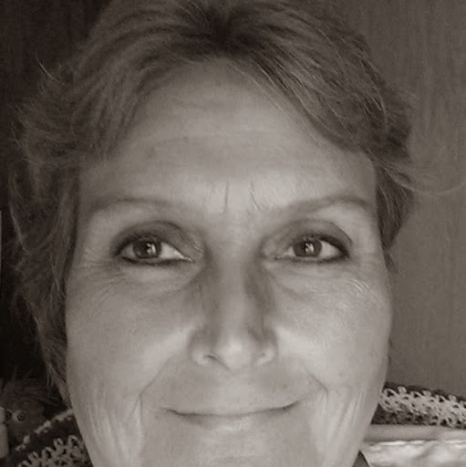 Renee Schultz Photo 14