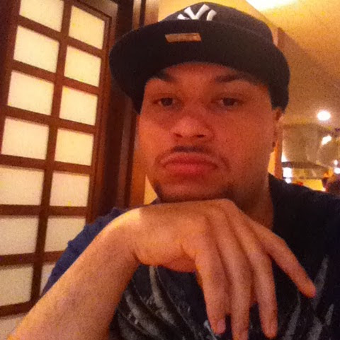 Mark Settle Photo 14