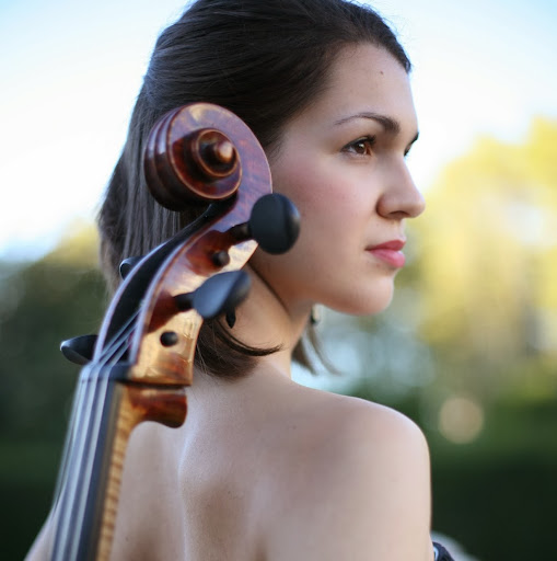 Laura Szabo Photo 9