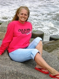 Bonnie Hamilton Photo 22