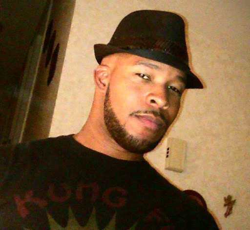 Neil Collins Photo 30