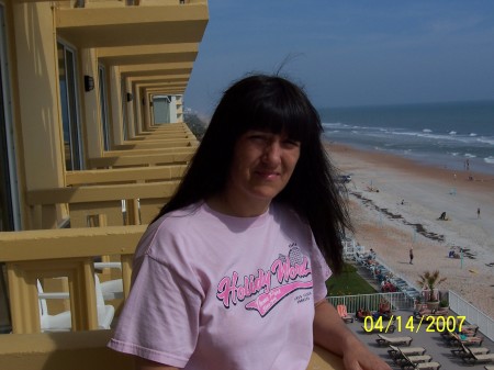 Julie Lemons Photo 16