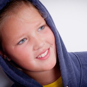 Amy Bennett Photo 23