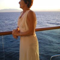 Suzanne Walther Photo 3