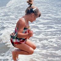 Andrea Leach Photo 19