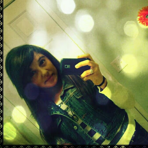 Anna Camacho Photo 34