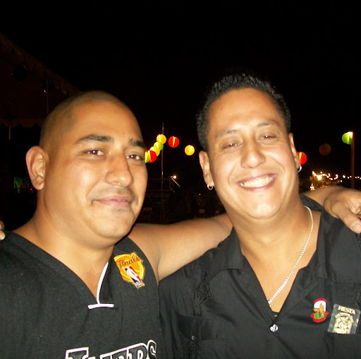 Richard Cardona Photo 5