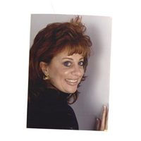 Renee Mclaughlin Photo 36