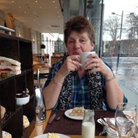 Laura Harries Photo 4