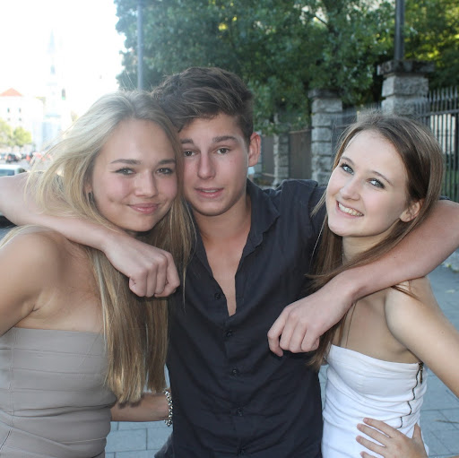 Claire Mcgowan Photo 10